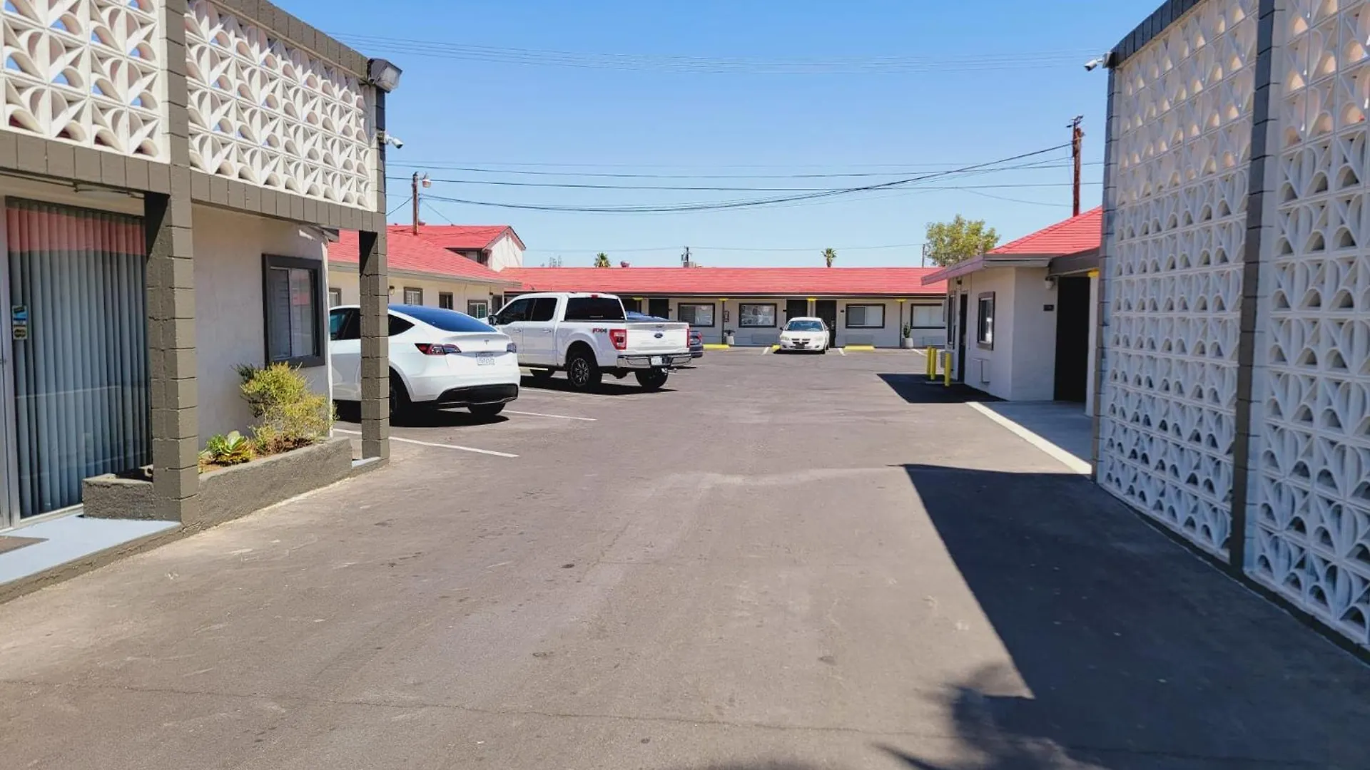 Where to Stay Near Imperial County Arts Council: 5 Airport Hotels