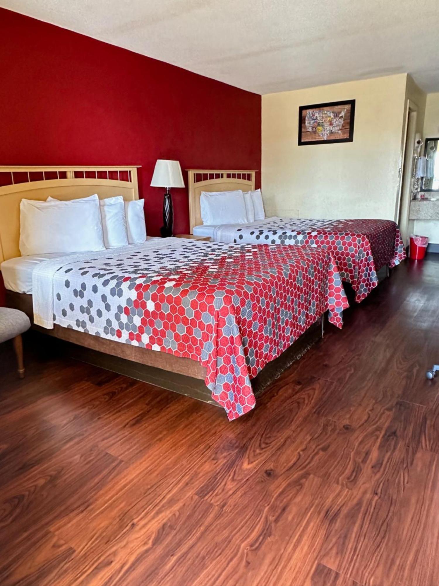 4 Top-Rated Econo Lodge Hotels in the Blue Ridge Mountains