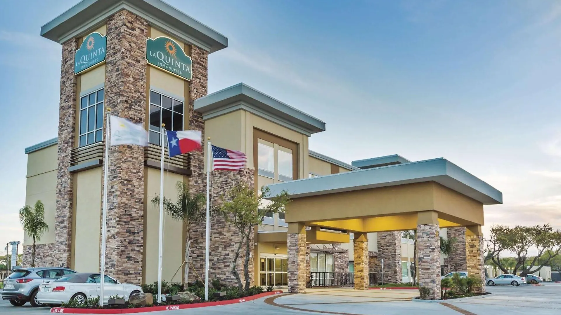 Staying Near Goose Island State Park: 4 Budget Hotels Compared