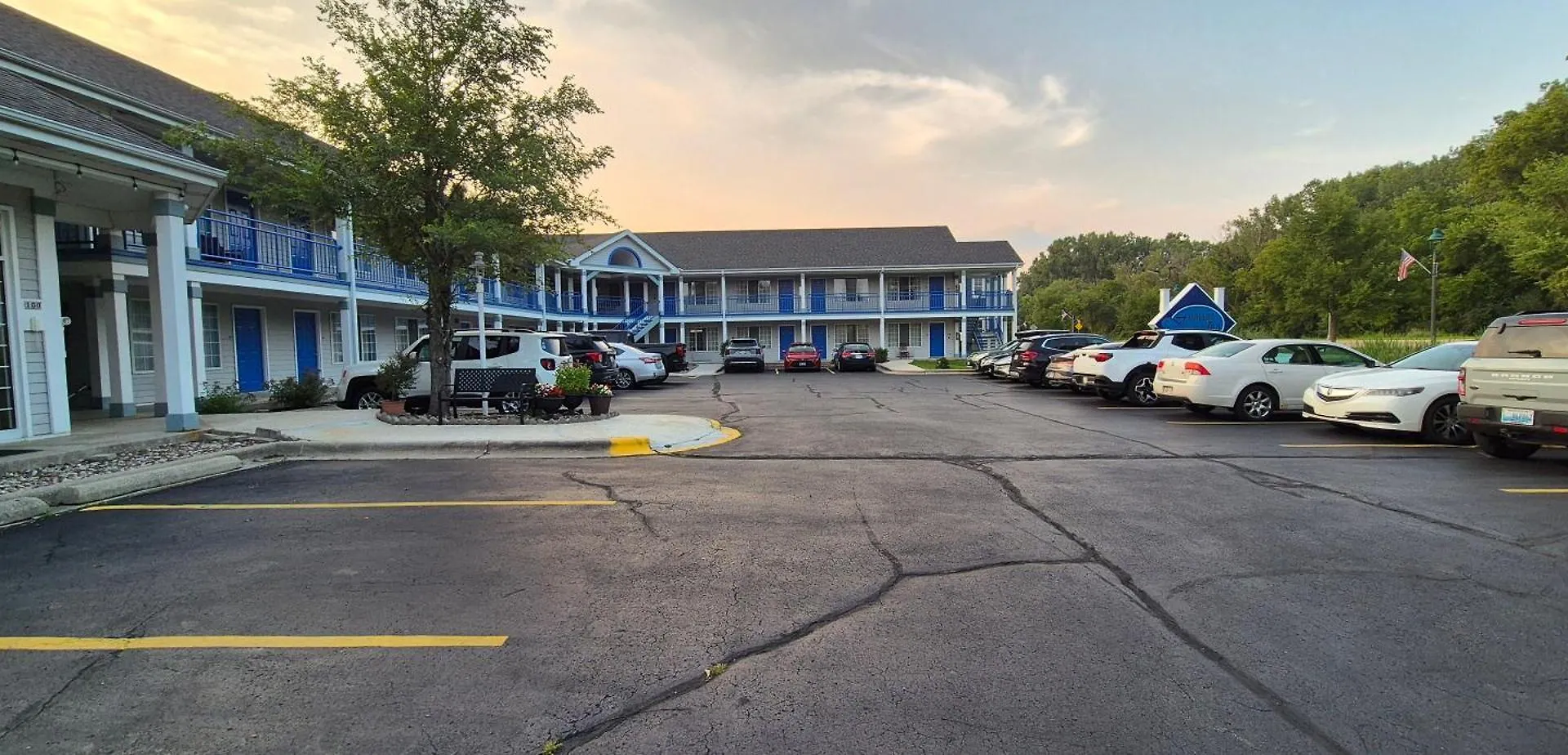Where to Stay in Chicago Metro: 4 Best Motels